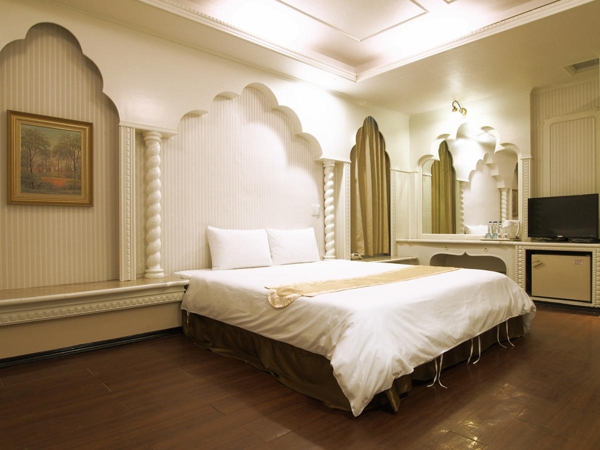 Yi Pin Yuan Hotel Тайнань Экстерьер фото