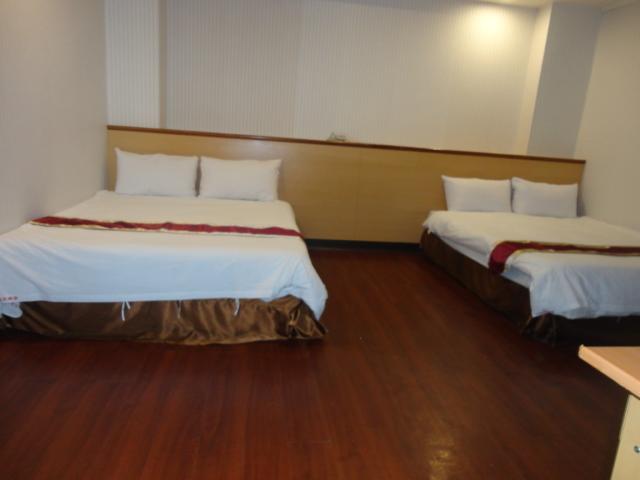 Yi Pin Yuan Hotel Тайнань Экстерьер фото