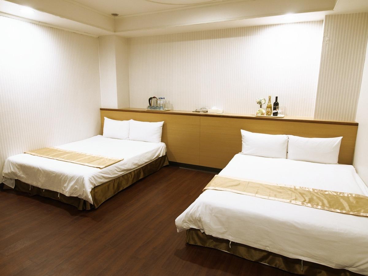 Yi Pin Yuan Hotel Тайнань Экстерьер фото